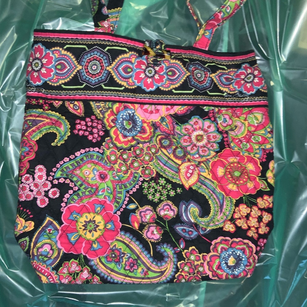 NEW Vera Bradley Tote Symphony in Hue Handbag Quilted Floral Shoulder Bag Toggle